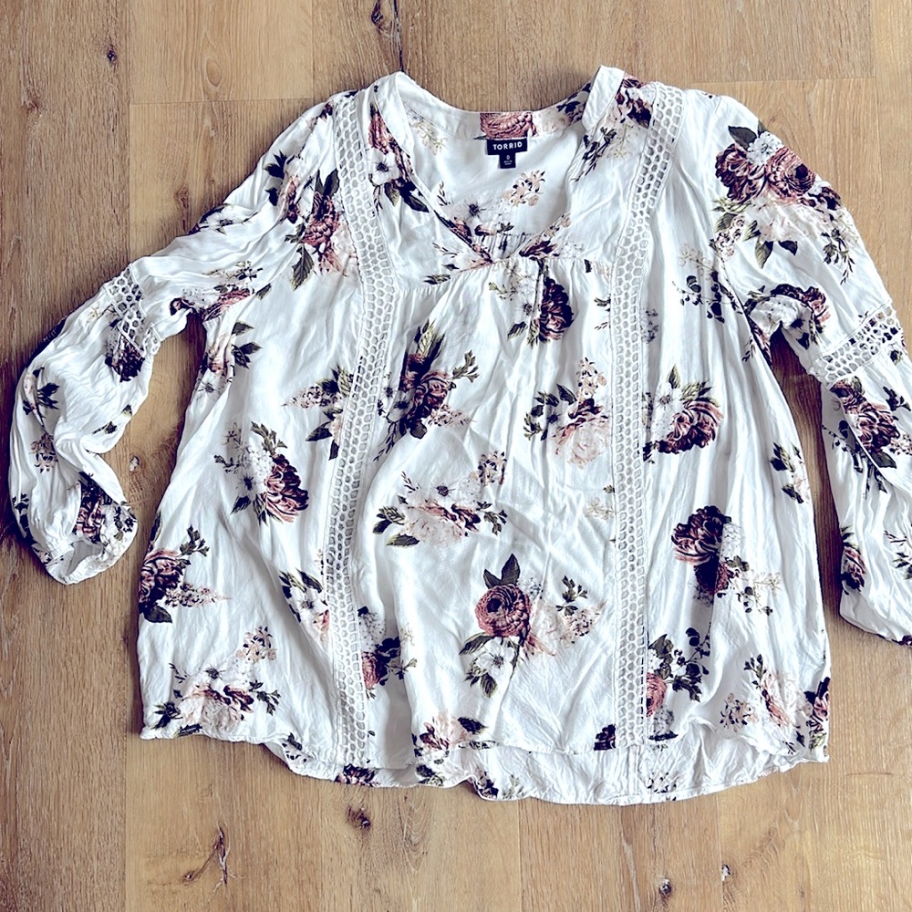 Torrid blouse/peasant top. Size 0